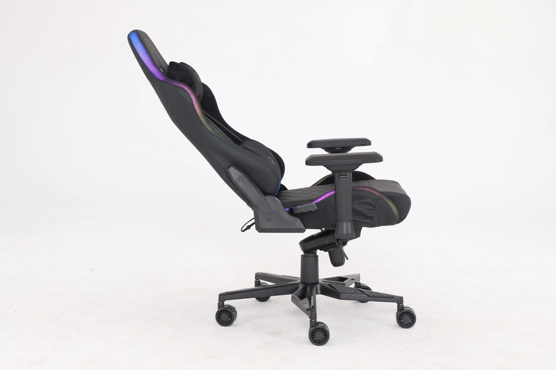 DON ONE – Valentino SUPERLEGGERA – RGB-Gamer-Stuhl mit Licht