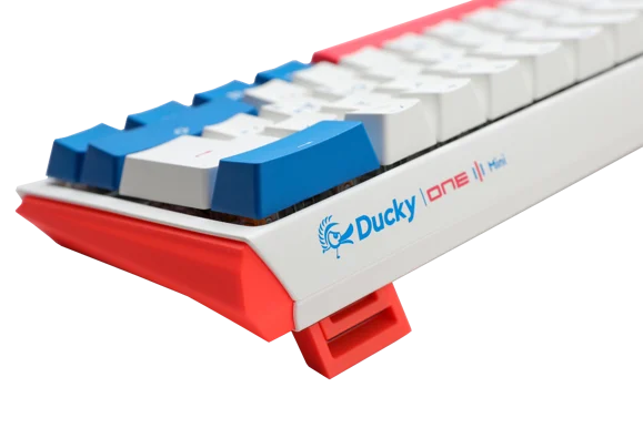Ducky One 3 – Bon Voyage Nordic – Mini 60 % – Cherry Silent Red