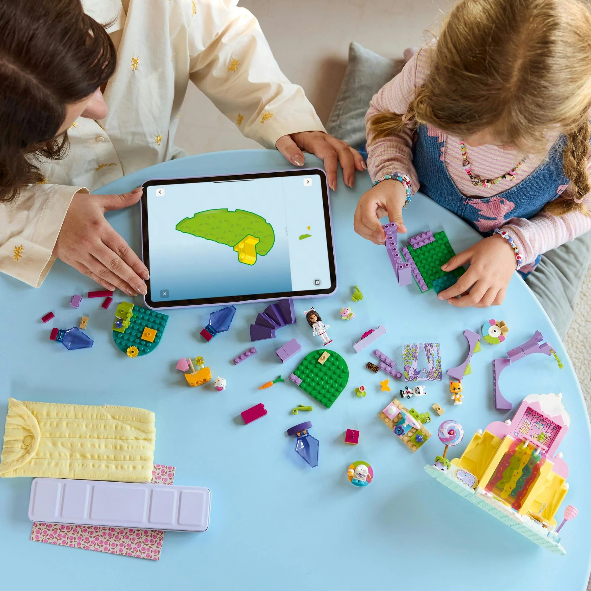 LEGO - Gabby's Dollhouse - Sweet Treat Mountain & Kitty Garden (11205)