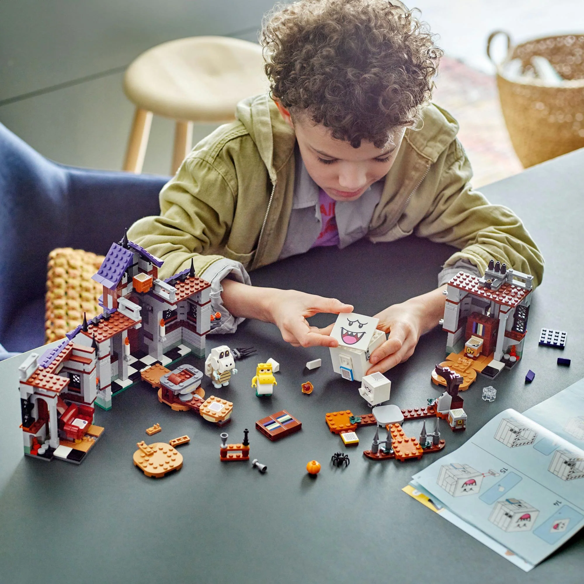 LEGO 71436 Super Mario King Boo's Haunted House